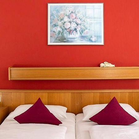 Hotel Garni Zum Hirschen Iphofen Exteriör bild