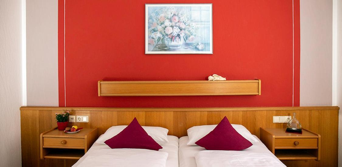 Hotel Garni Zum Hirschen Iphofen Exteriör bild